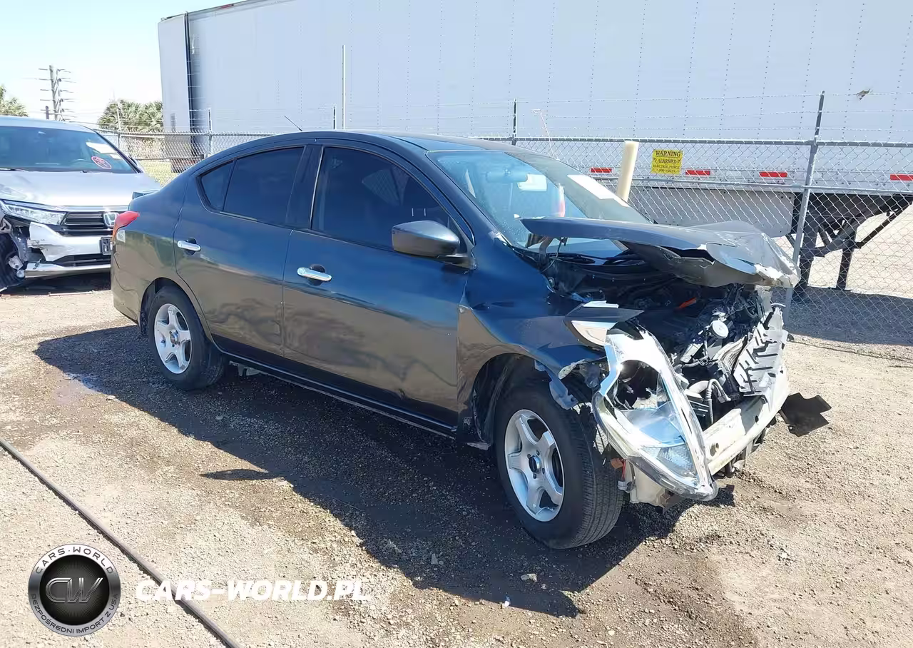 2015 Nissan Versa 1.6 Sv