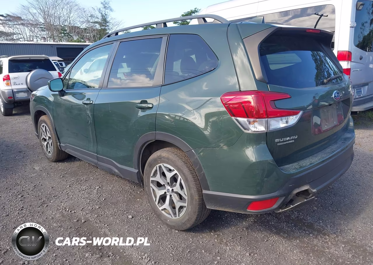 2022 Subaru Forester Premium VIN:JF2SKAEC7NH495416 - 3