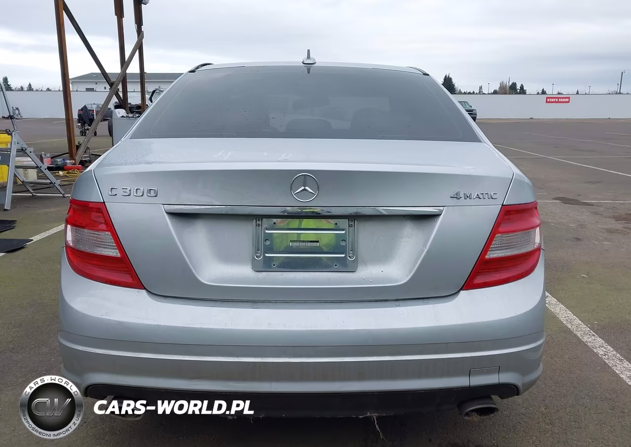 2010 Mercedes-Benz C 300 Sport 4Matic VIN:WDDGF8BB0AR100077 - 17