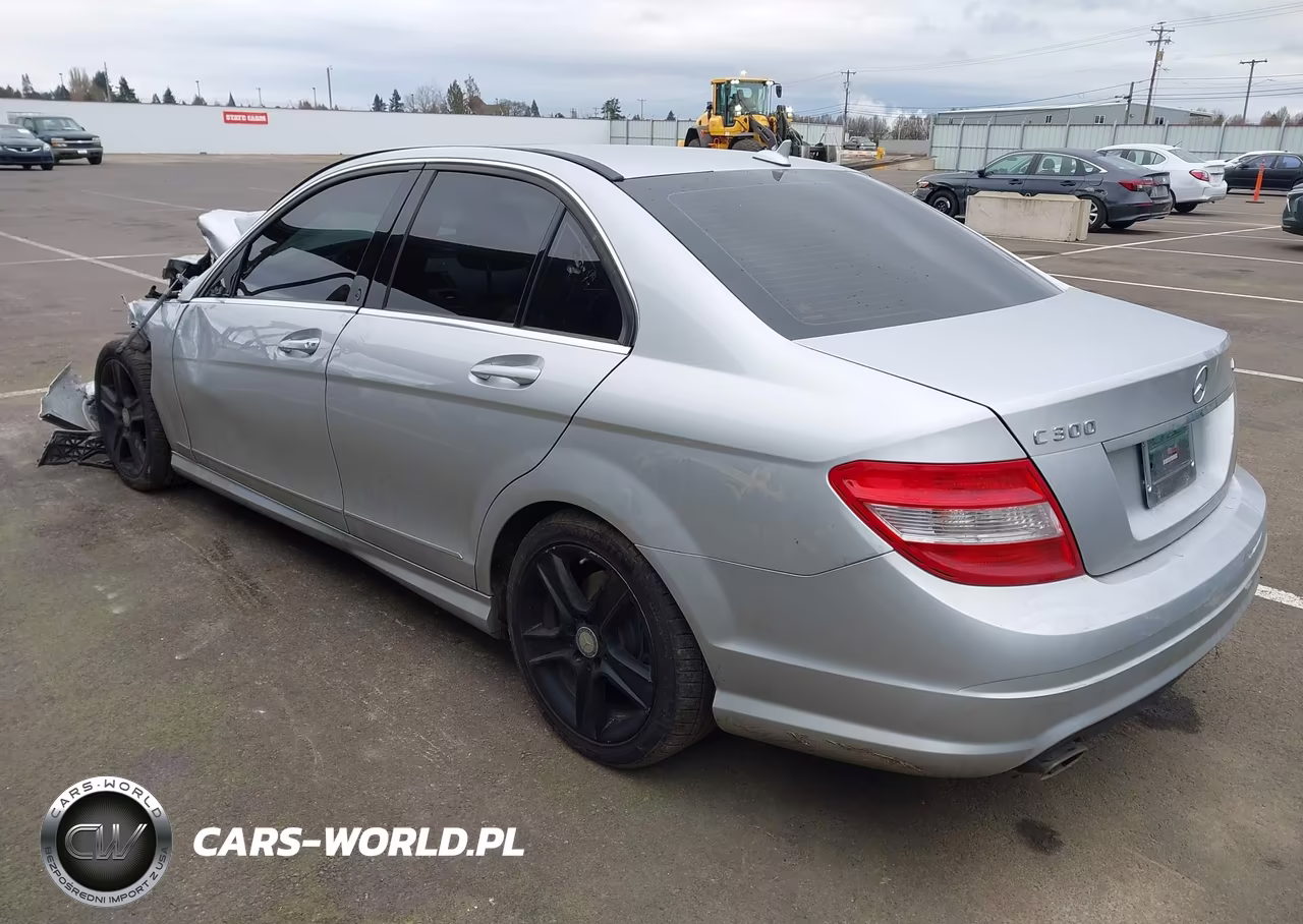 2010 Mercedes-Benz C 300 Sport 4Matic VIN:WDDGF8BB0AR100077 - 3
