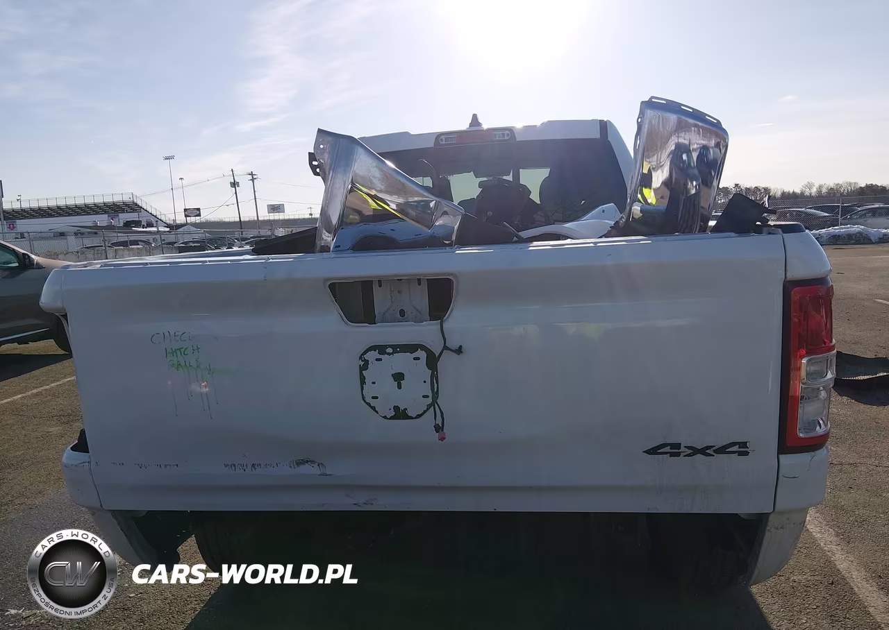 2019 Ram 1500 Tradesman 4X4 6'4 Box VIN:1C6SRFCTXKN598375 - 16