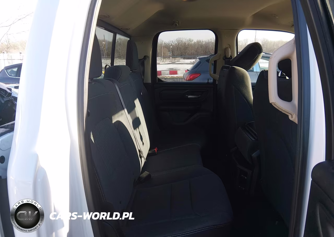 2019 Ram 1500 Tradesman 4X4 6'4 Box VIN:1C6SRFCTXKN598375 - 8