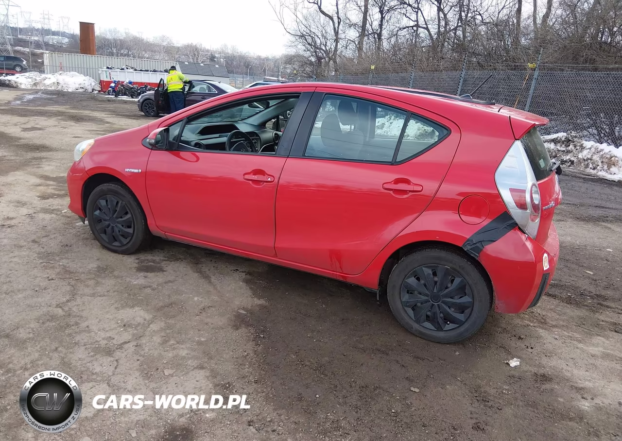2014 Toyota Prius C Two VIN:JTDKDTB36E1566980 - 3