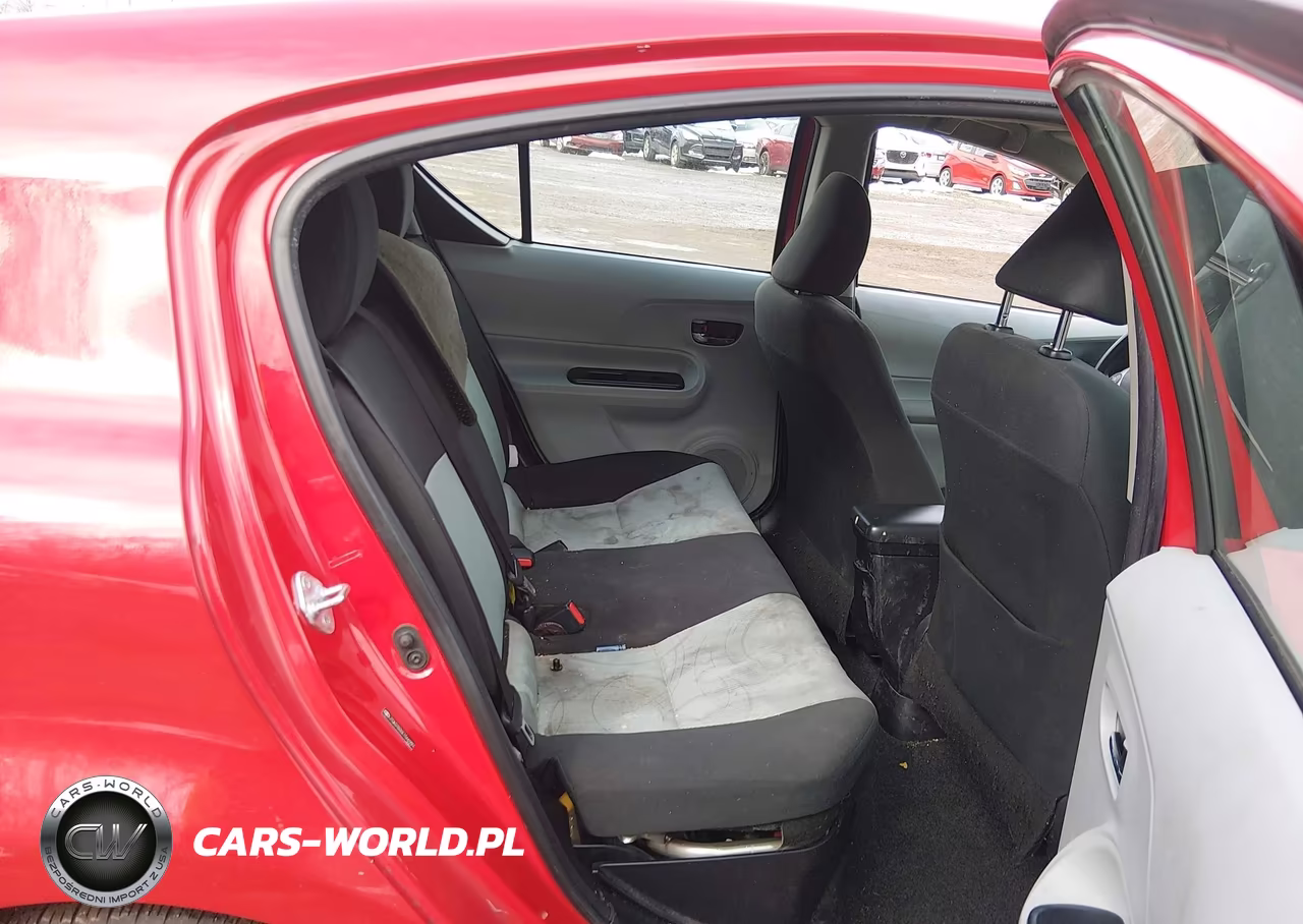 2014 Toyota Prius C Two VIN:JTDKDTB36E1566980 - 8