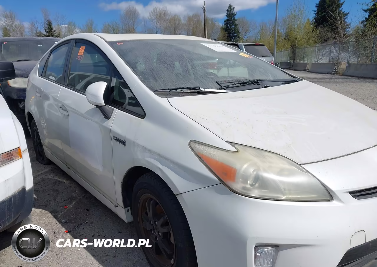 2014 Toyota Prius Two VIN:JTDKN3DU8E1741507 - 13