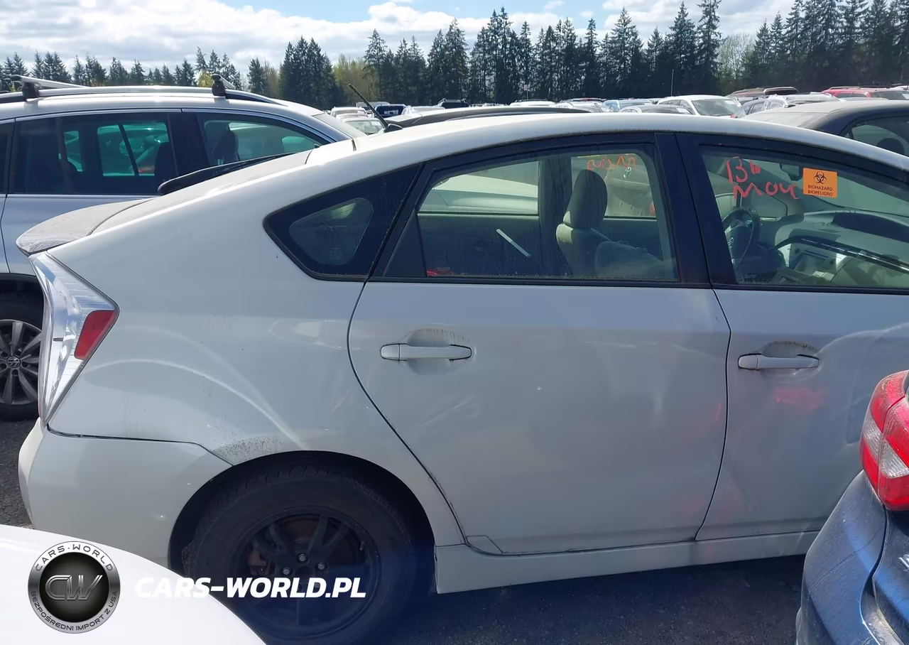2014 Toyota Prius Two VIN:JTDKN3DU3E1763818 - 18