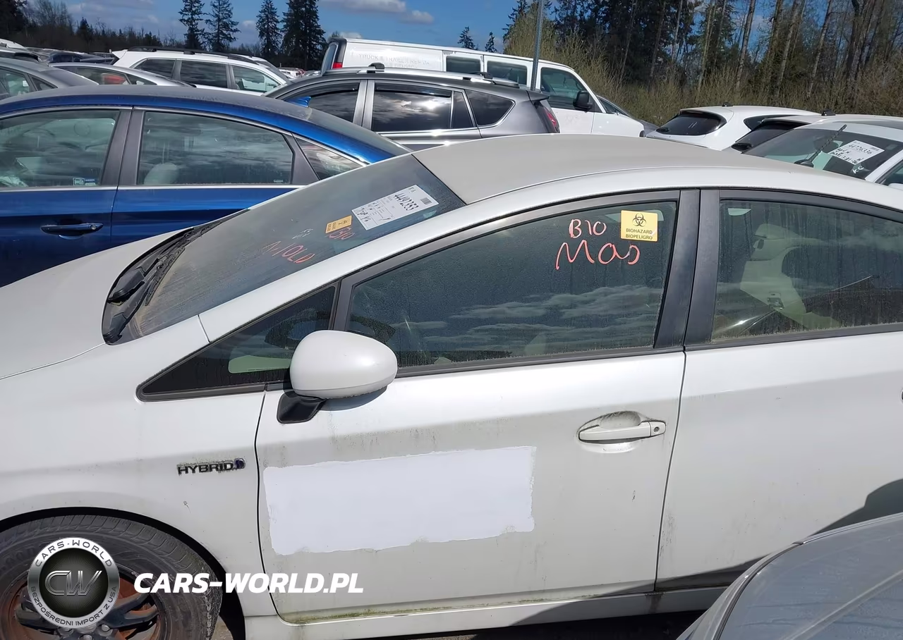 2014 Toyota Prius Two VIN:JTDKN3DU3E1763818 - 19