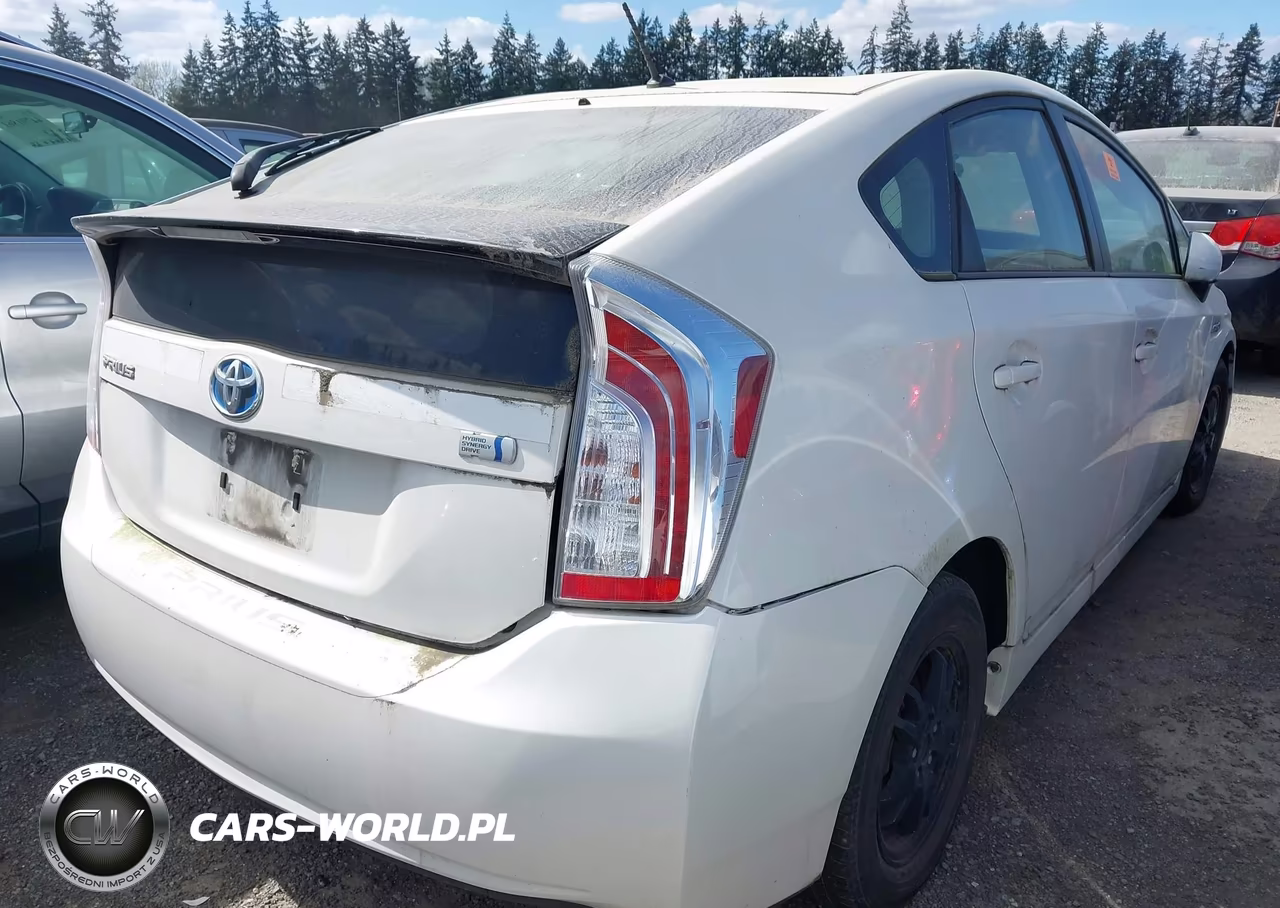 2014 Toyota Prius Two VIN:JTDKN3DU3E1763818 - 4