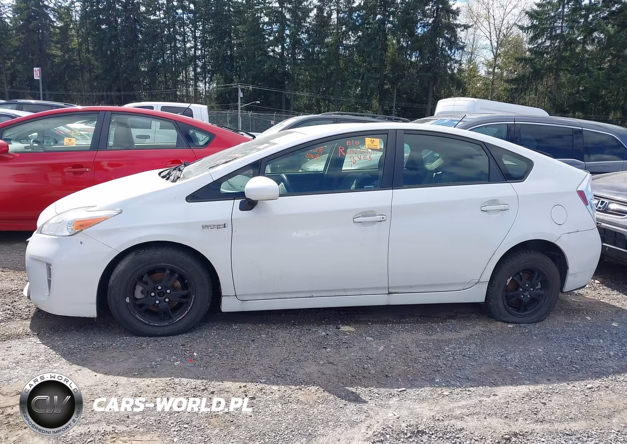 2014 Toyota Prius Three VIN:JTDKN3DU7E0371009 - 19