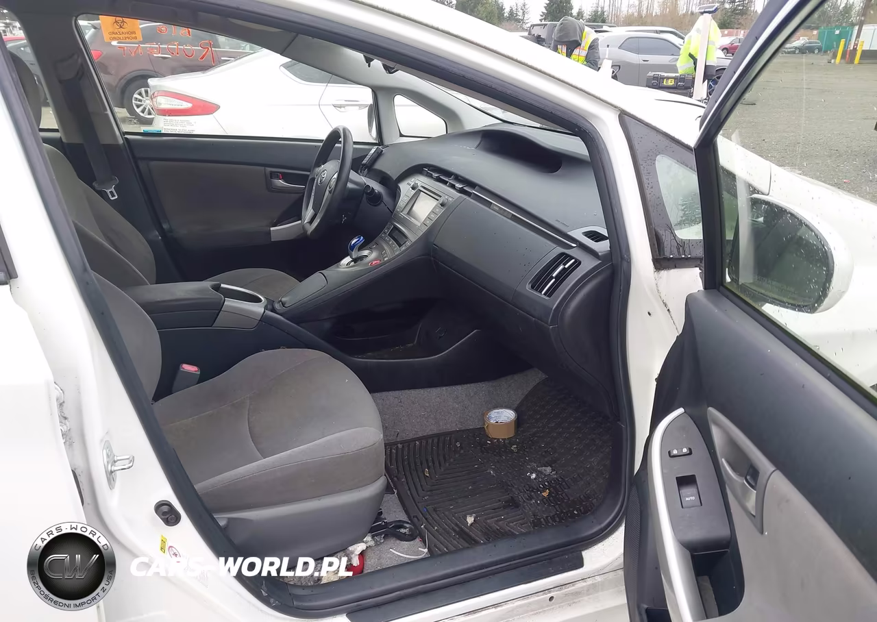 2014 Toyota Prius Three VIN:JTDKN3DU7E0371009 - 5