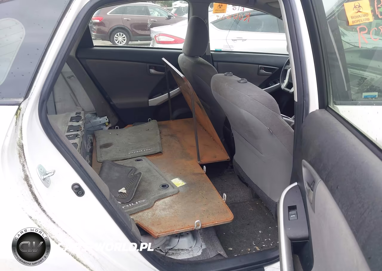2014 Toyota Prius Three VIN:JTDKN3DU7E0371009 - 8