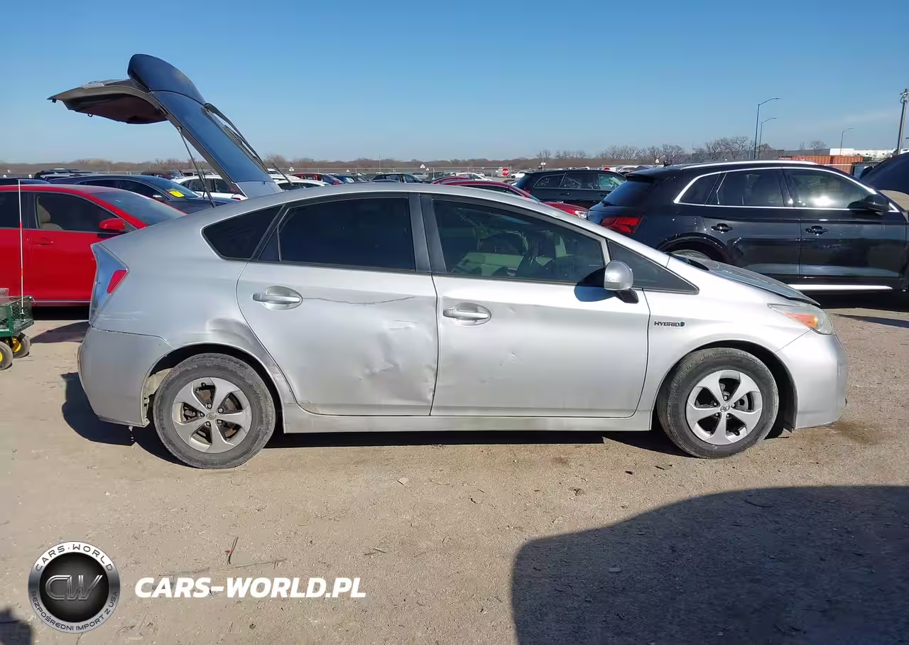 2015 Toyota Prius VIN:JTDKN3DU3F0406212 - 13