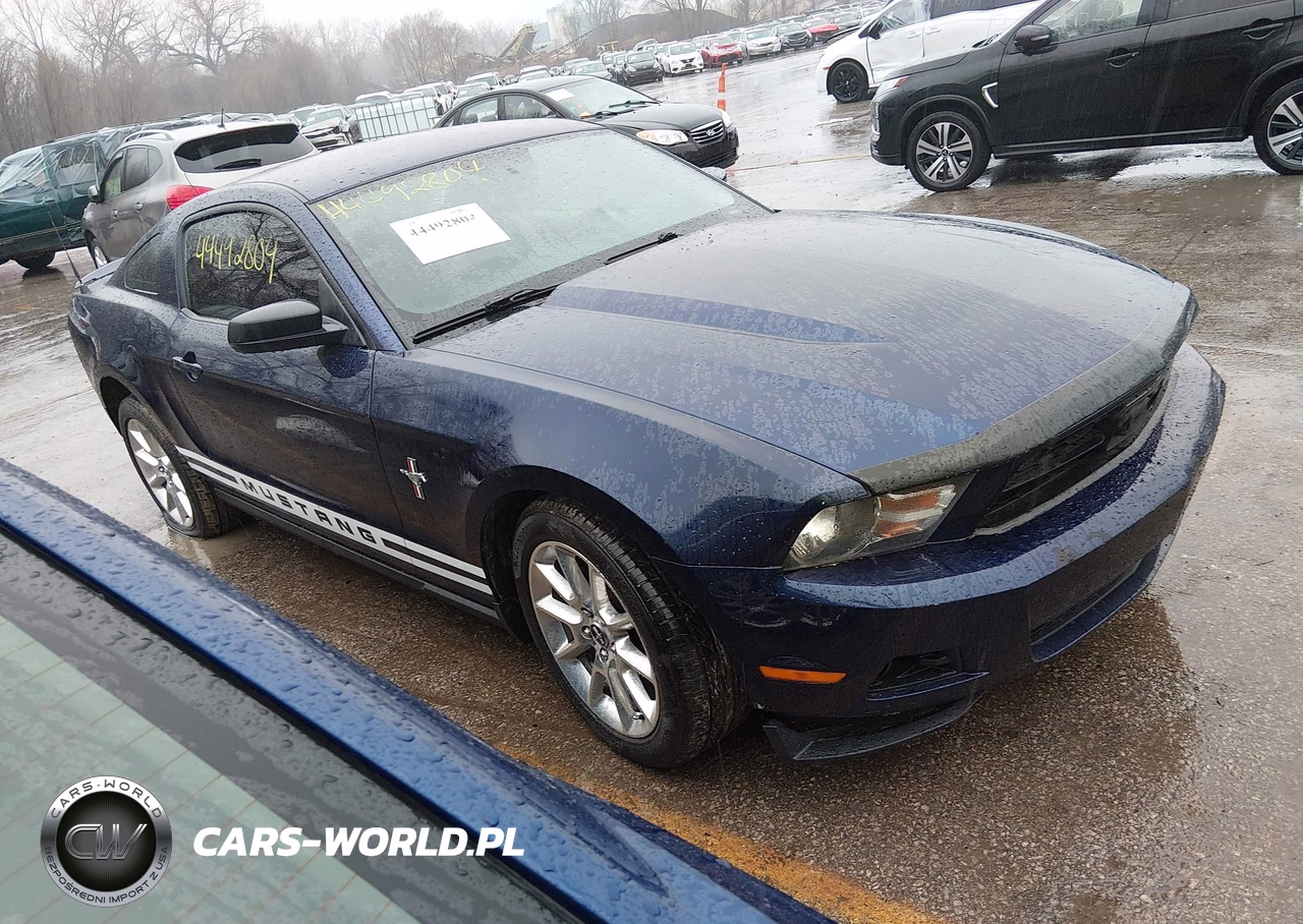 2010 Ford Mustang V6-V6 Premium