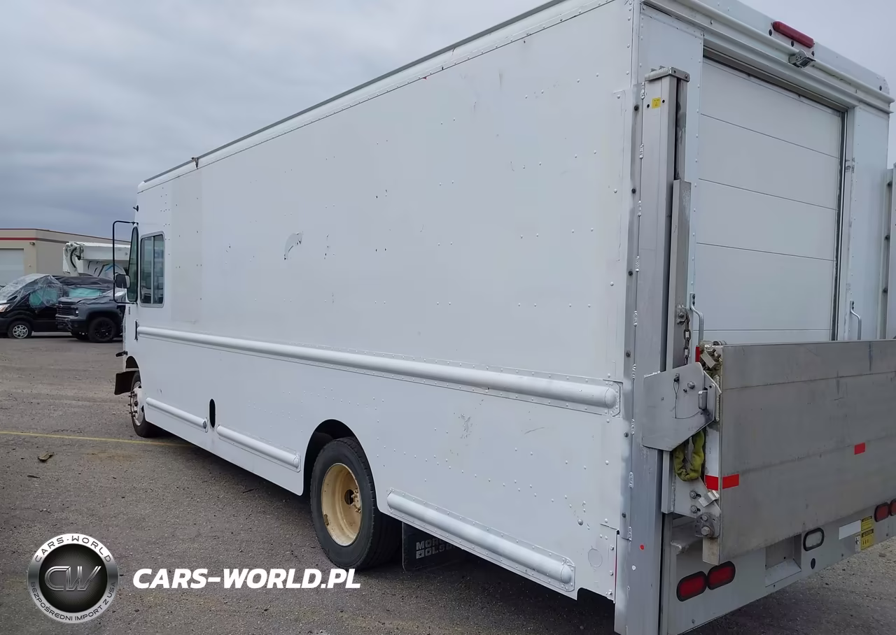 2010 Freightliner Chassis M Line Walk-In Van VIN:4UZAAPDU6ACAS1389 - 3