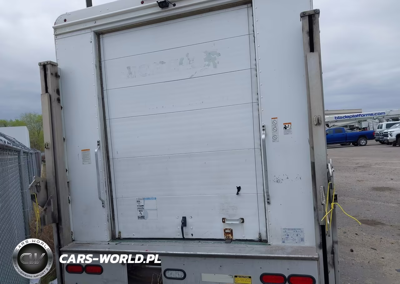 2010 Freightliner Chassis M Line Walk-In Van VIN:4UZAAPDU4ACAS1505 - 15