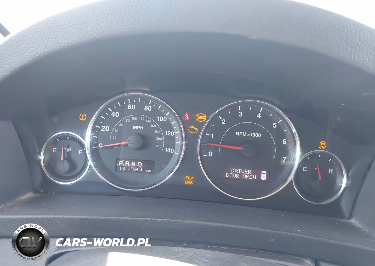2010 Jeep Grand Cherokee Laredo VIN:1J4PR4GK1AC102596 - 7