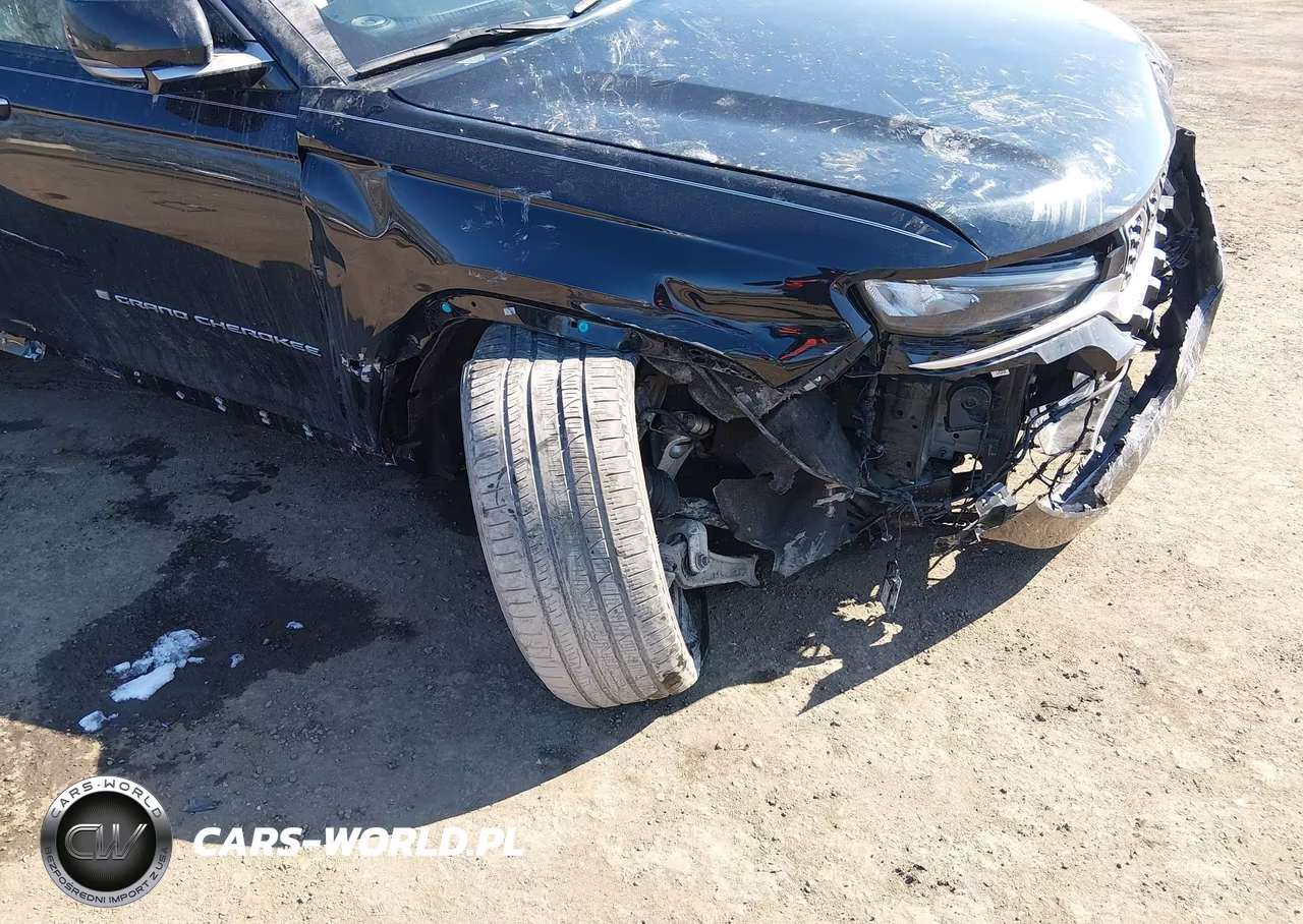 2023 Jeep Grand Cherokee 4Xe Summit VIN:1C4RJYE64P8800635 - 18