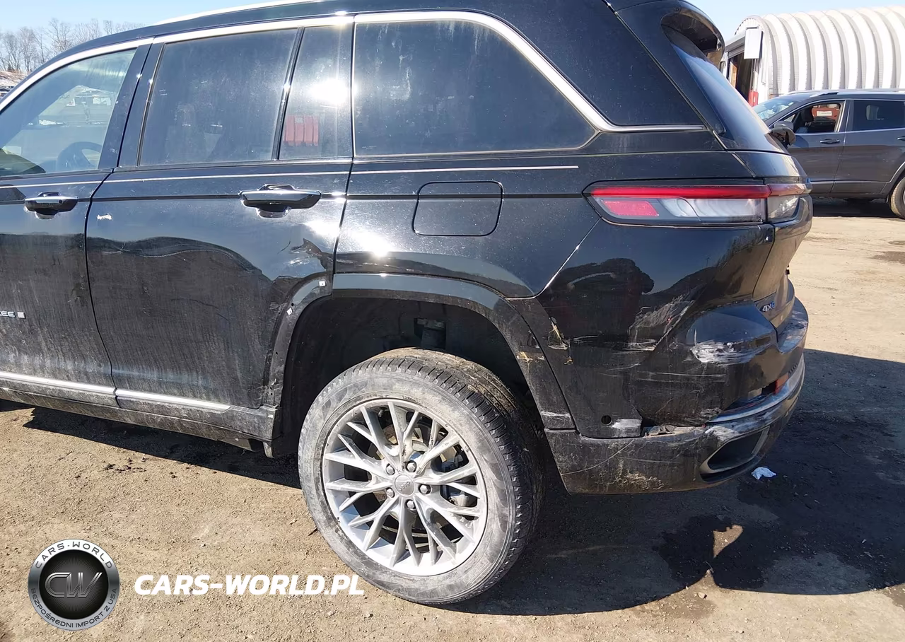 2023 Jeep Grand Cherokee 4Xe Summit VIN:1C4RJYE64P8800635 - 22