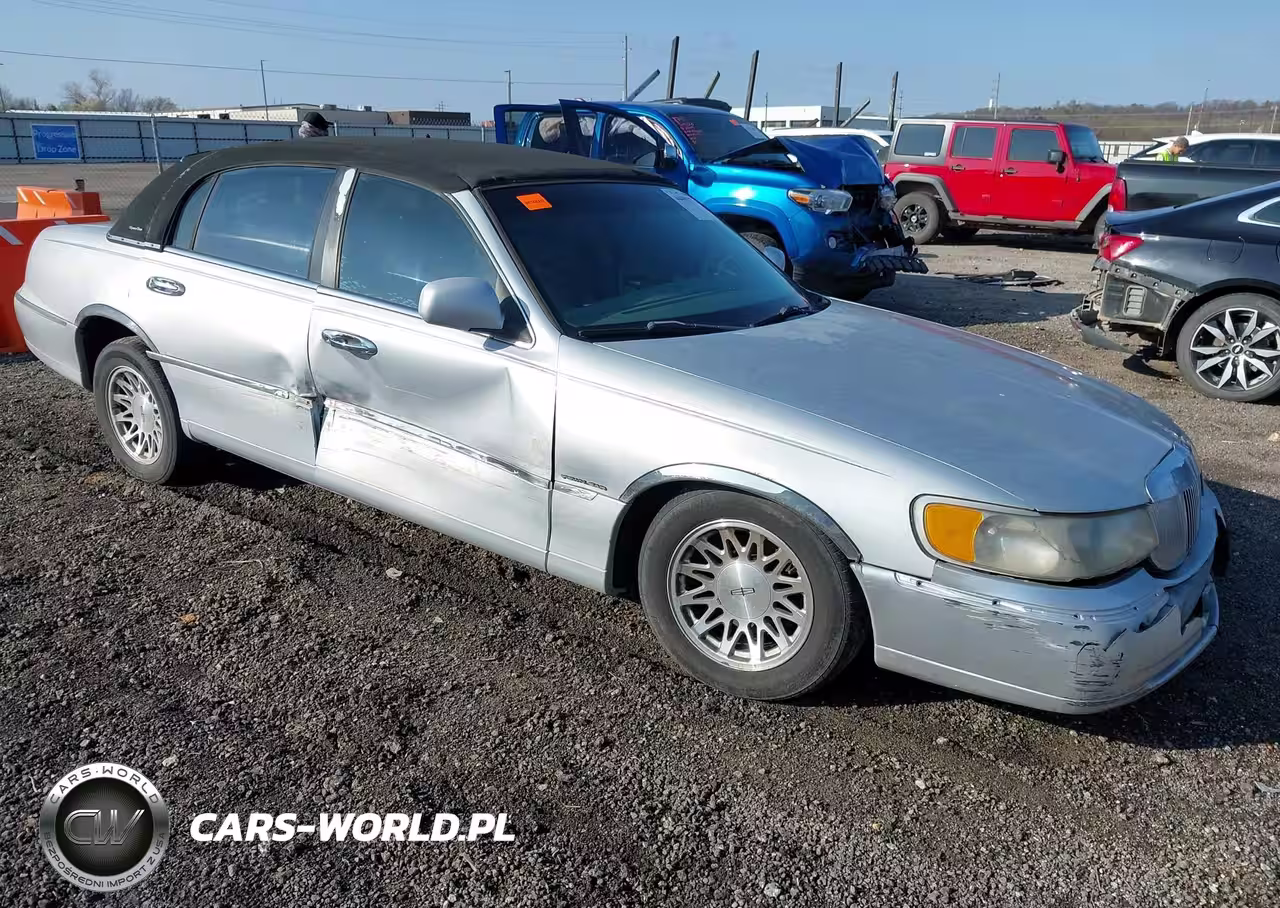 1998 Lincoln Town Car Signature