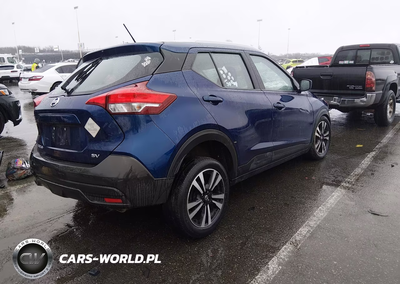 2019 Nissan Kicks Sv VIN:3N1CP5CUXKL546608 - 4