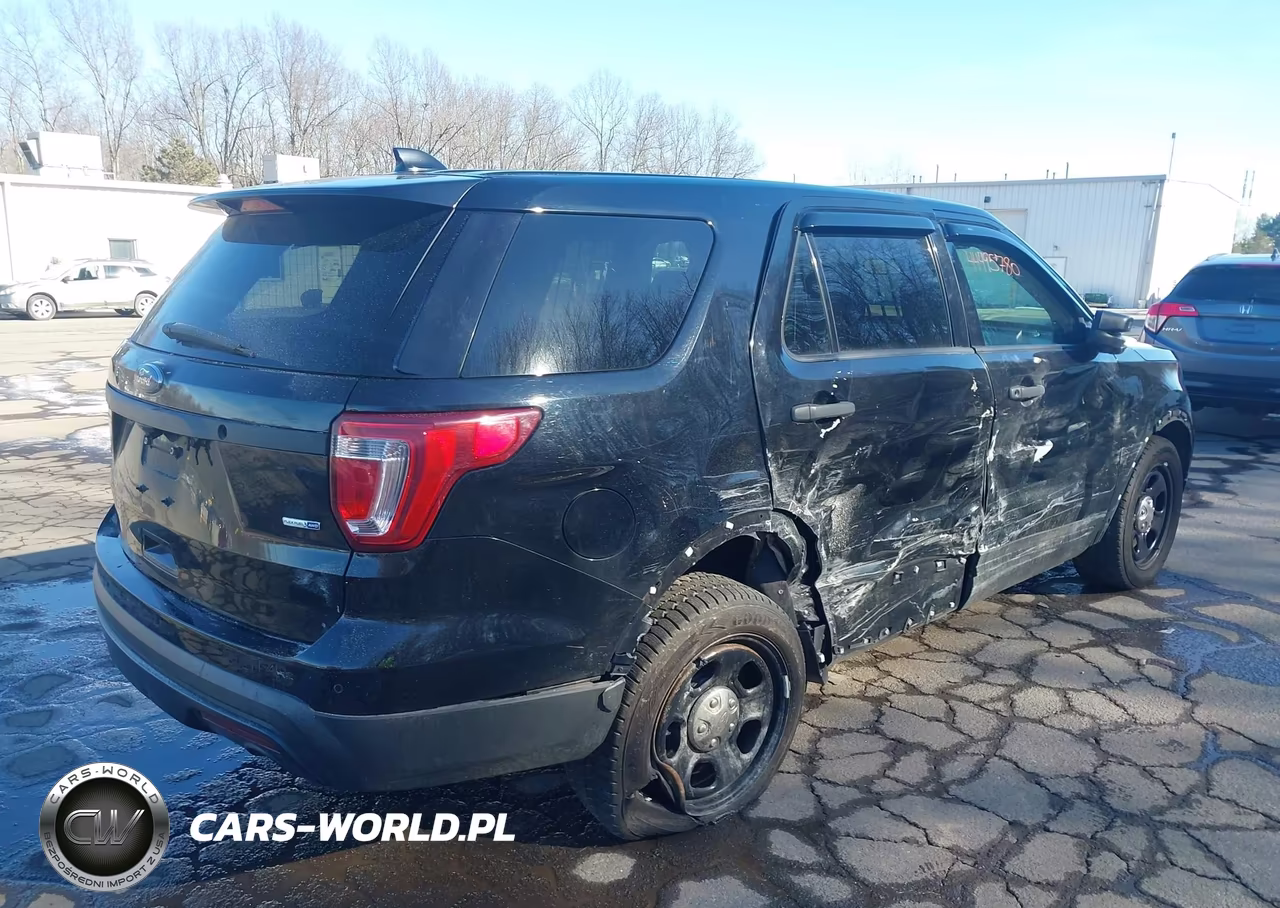 2017 Ford Utility Police Interceptor VIN:1FM5K8AR4HGE01108 - 4