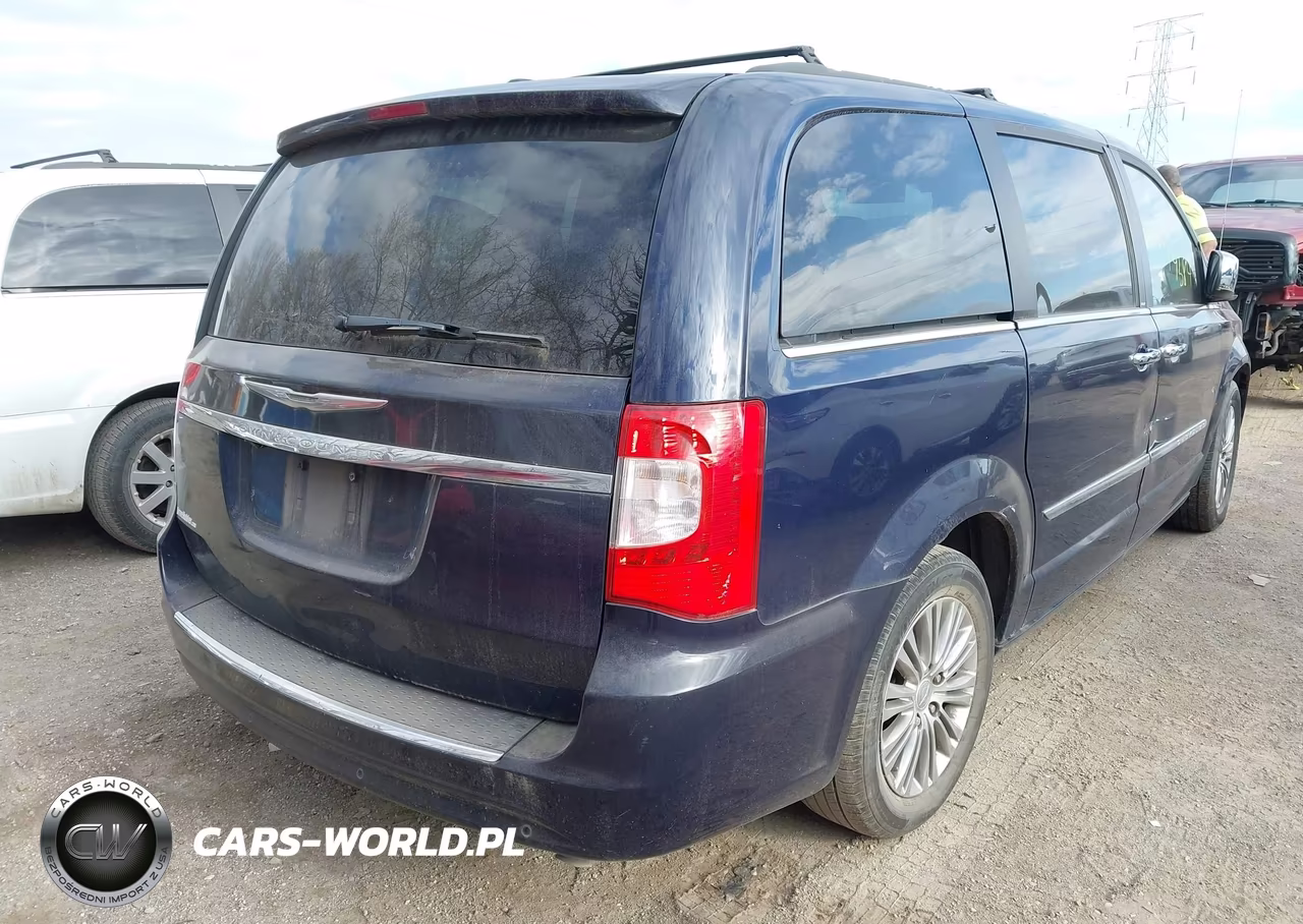 2013 Chrysler Town & Country Touring-L VIN:2C4RC1CG5DR558712 - 4