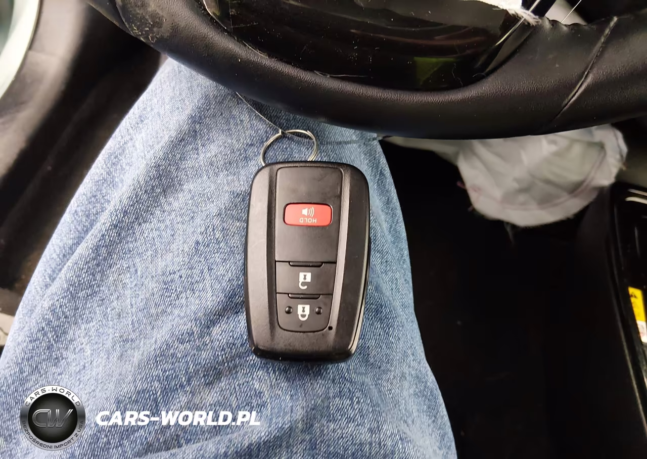 2021 Toyota Prius Xle VIN:JTDKAMFU8M3128529 - 11