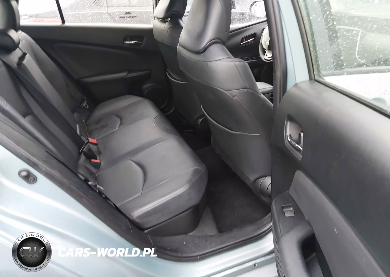 2021 Toyota Prius Xle VIN:JTDKAMFU8M3128529 - 8
