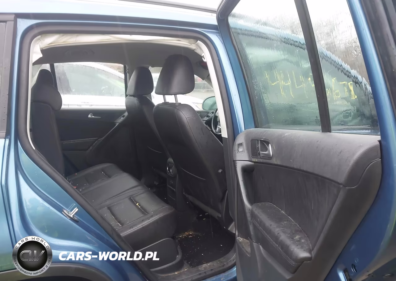 2017 Volkswagen Tiguan 2.0T-2.0T S VIN:WVGBV7AX0HK025829 - 8