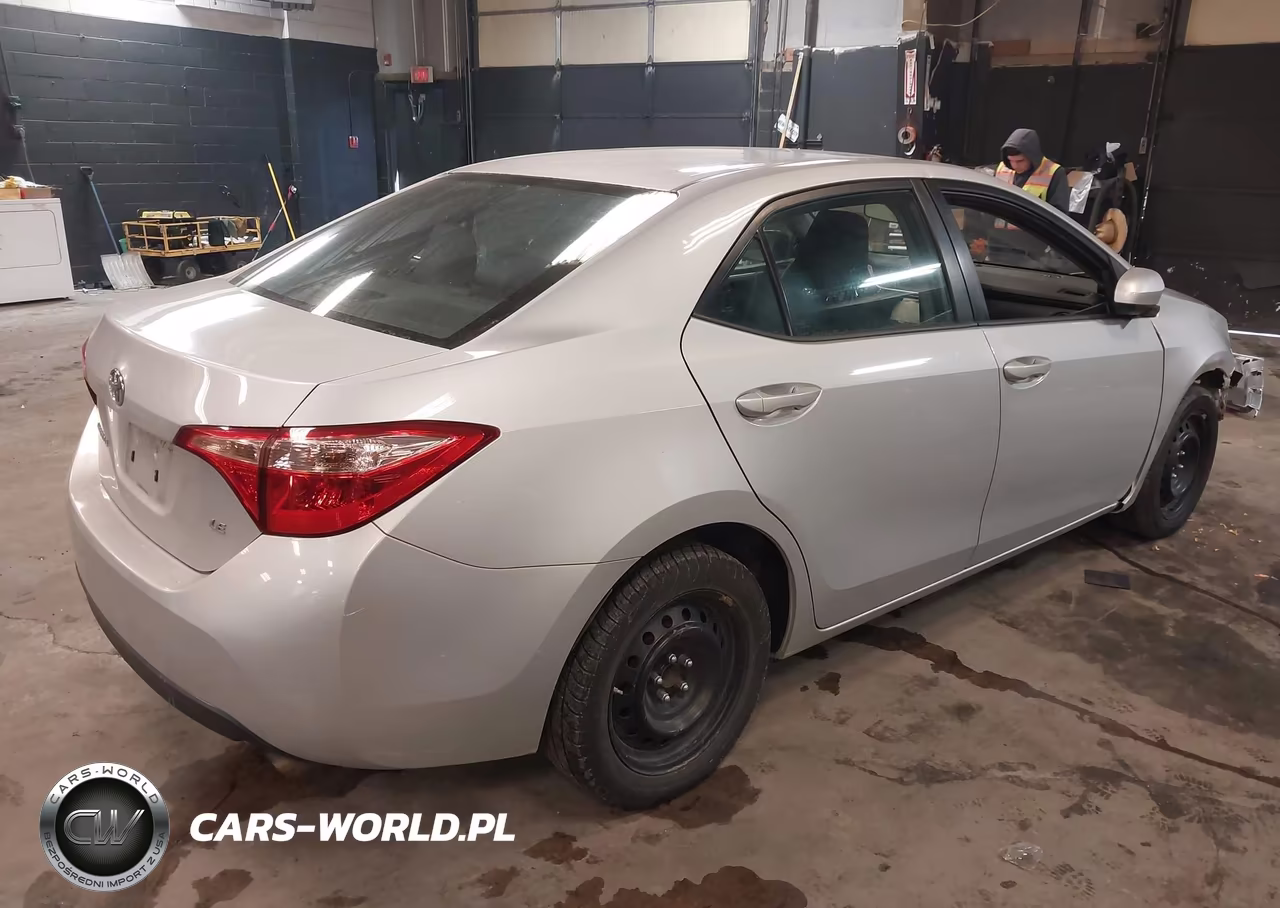 2019 Toyota Corolla Le VIN:2T1BURHEXKC167833 - 4