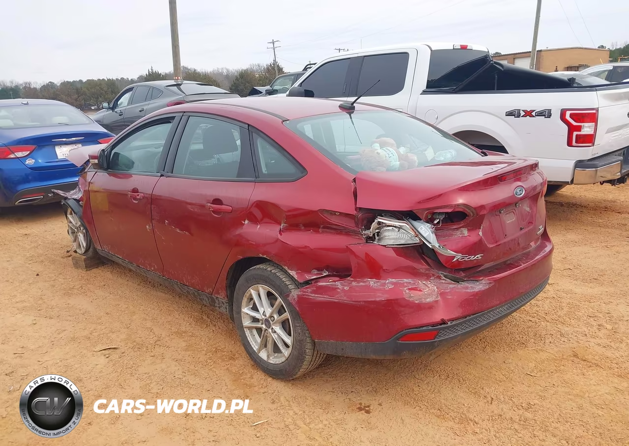 2016 Ford Focus Se VIN:1FADP3F21GL243869 - 3