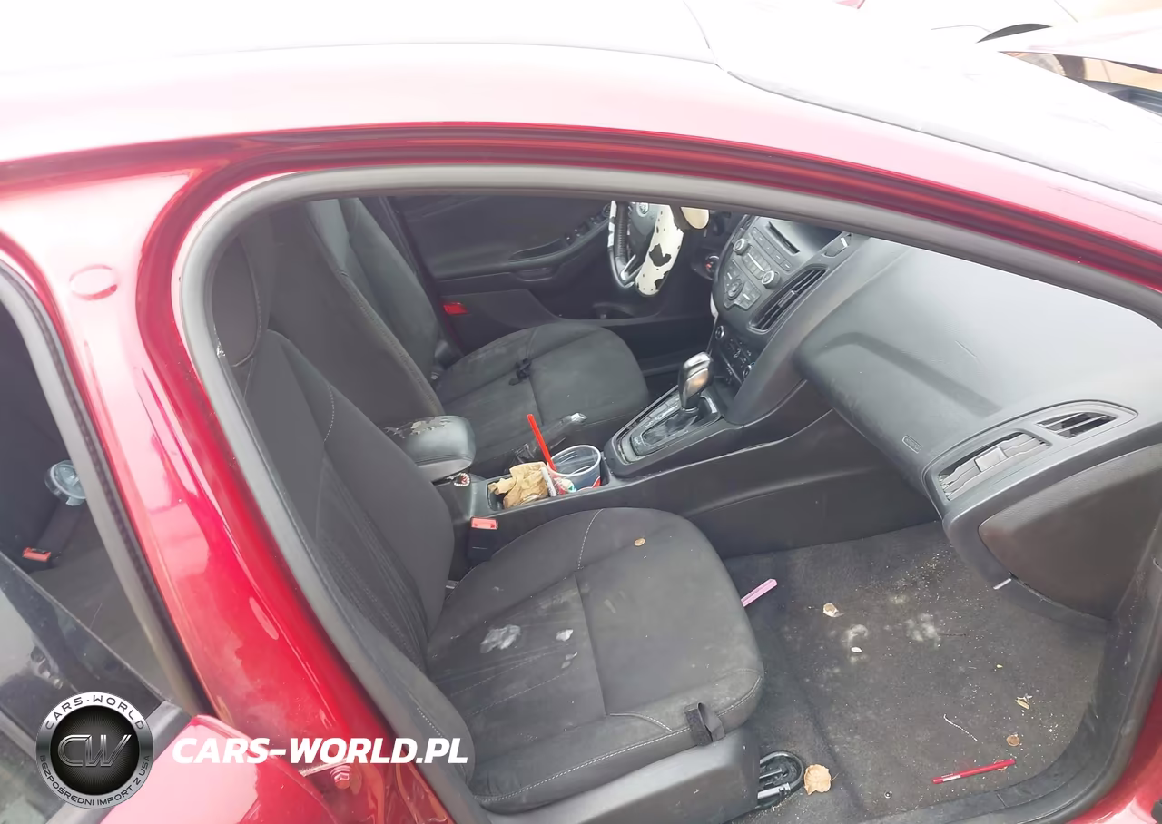 2016 Ford Focus Se VIN:1FADP3F21GL243869 - 5