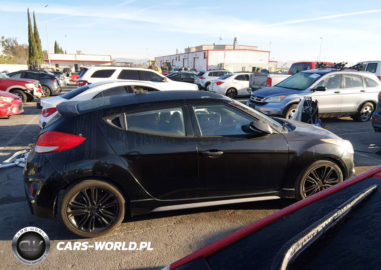 2016 Hyundai Veloster Turbo VIN:KMHTC6AE9GU266021 - 13