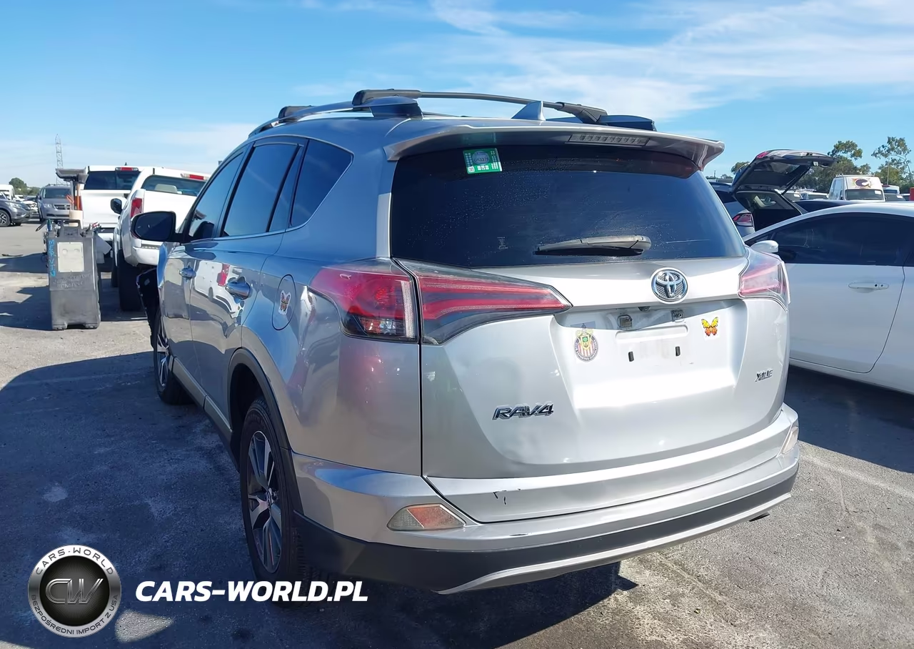 2018 Toyota Rav4 Xle VIN:JTMWFREV5JJ166513 - 3