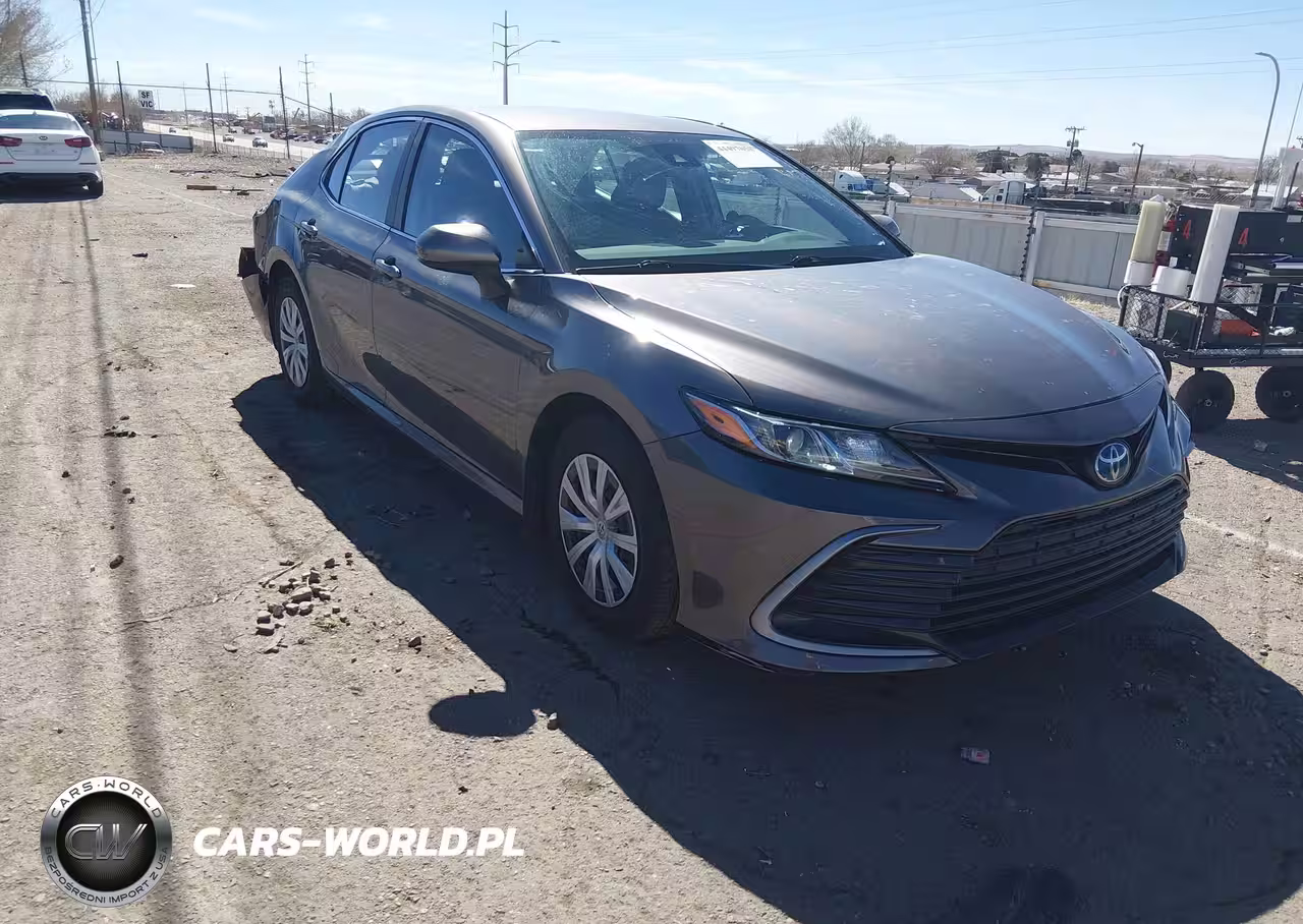 2022 Toyota Camry Le Hybrid