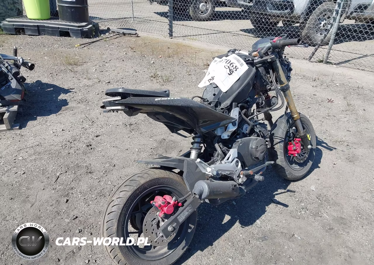2017 Honda Grom 125 VIN:MLHJC6113H5207998 - 4