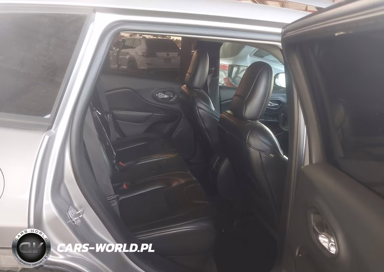 2019 Jeep Cherokee Trailhawk 4X4 VIN:1C4PJMBX8KD245248 - 8