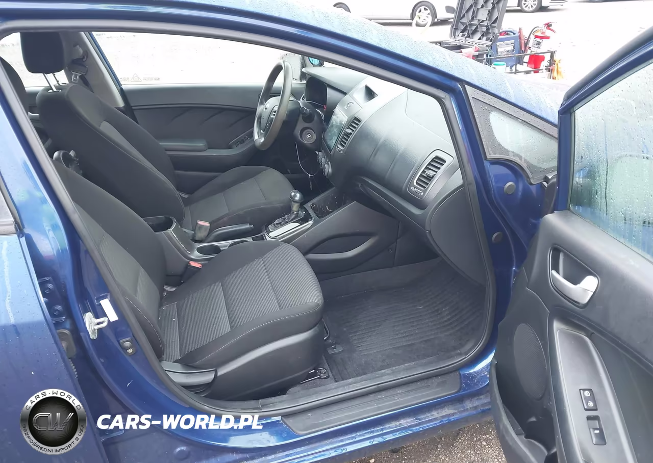 2017 Kia Forte Lx VIN:3KPFK4A76HE141326 - 5