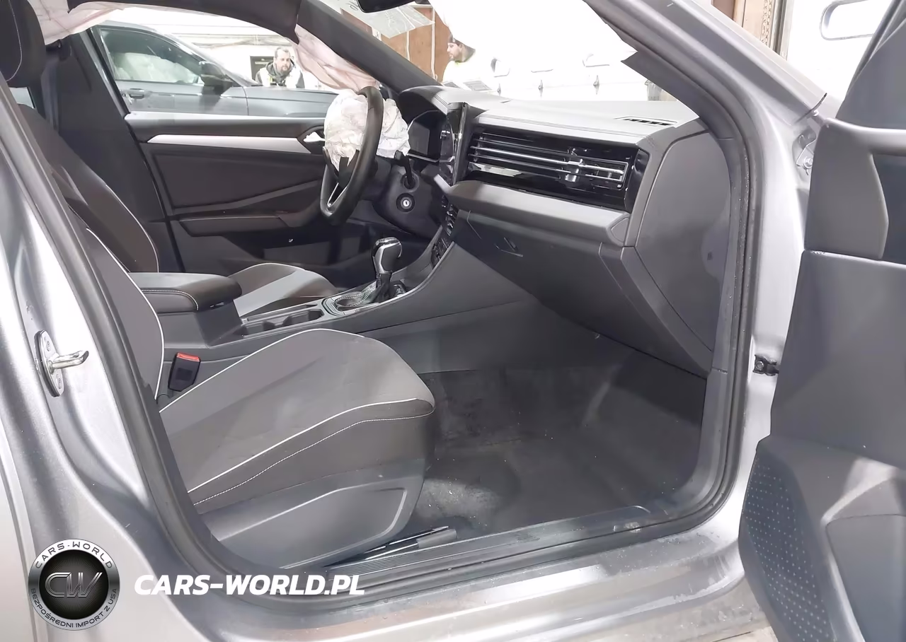 2025 Volkswagen Jetta 1.5T Sport VIN:3VWBX7BU0SM100514 - 5