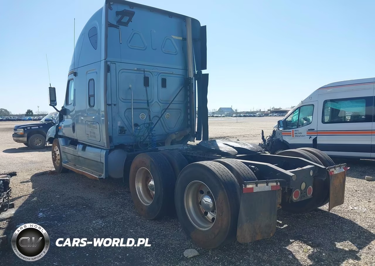 2012 Freightliner Cascadia 125 VIN:1FUJGLDR1CSBM9466 - 3