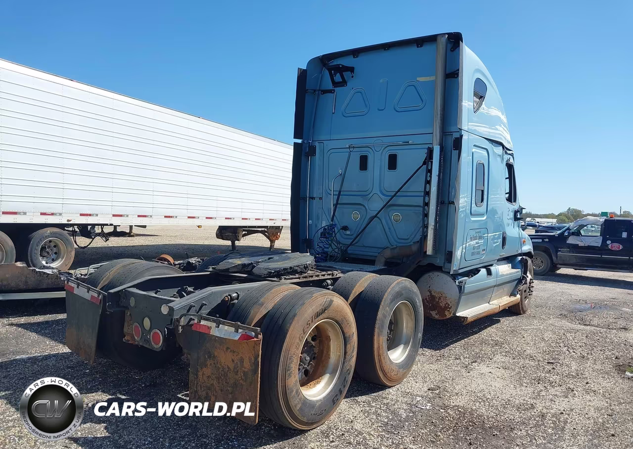 2012 Freightliner Cascadia 125 VIN:1FUJGLDR1CSBM9466 - 4