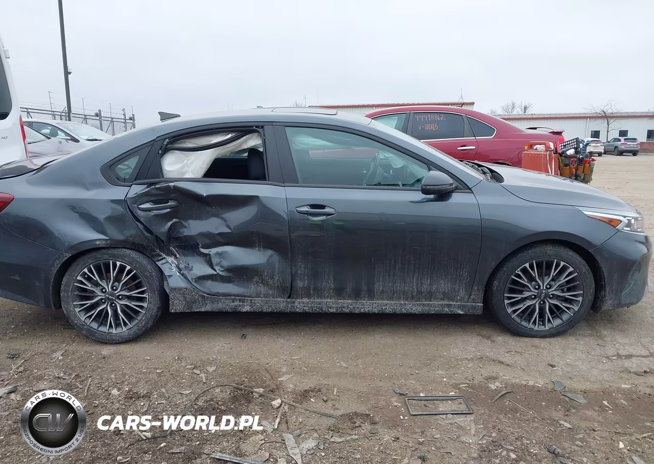 2023 Kia Forte Gt-Line VIN:3KPF54ADXPE642800 - 13