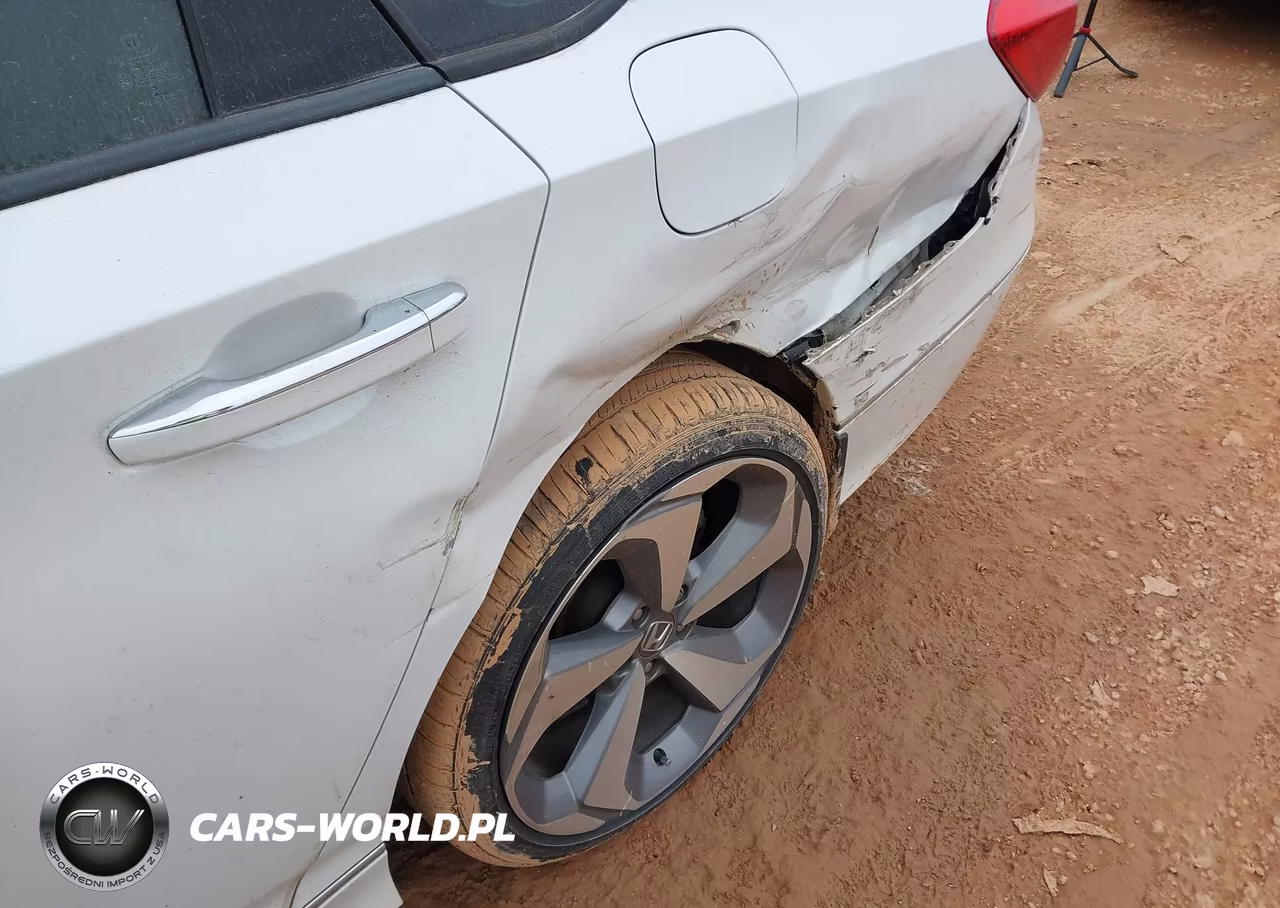 2018 Honda Accord Touring 2.0T VIN:1HGCV2F92JA053103 - 17