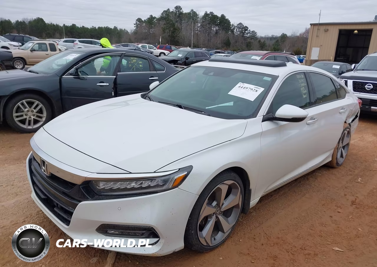 2018 Honda Accord Touring 2.0T VIN:1HGCV2F92JA053103 - 2