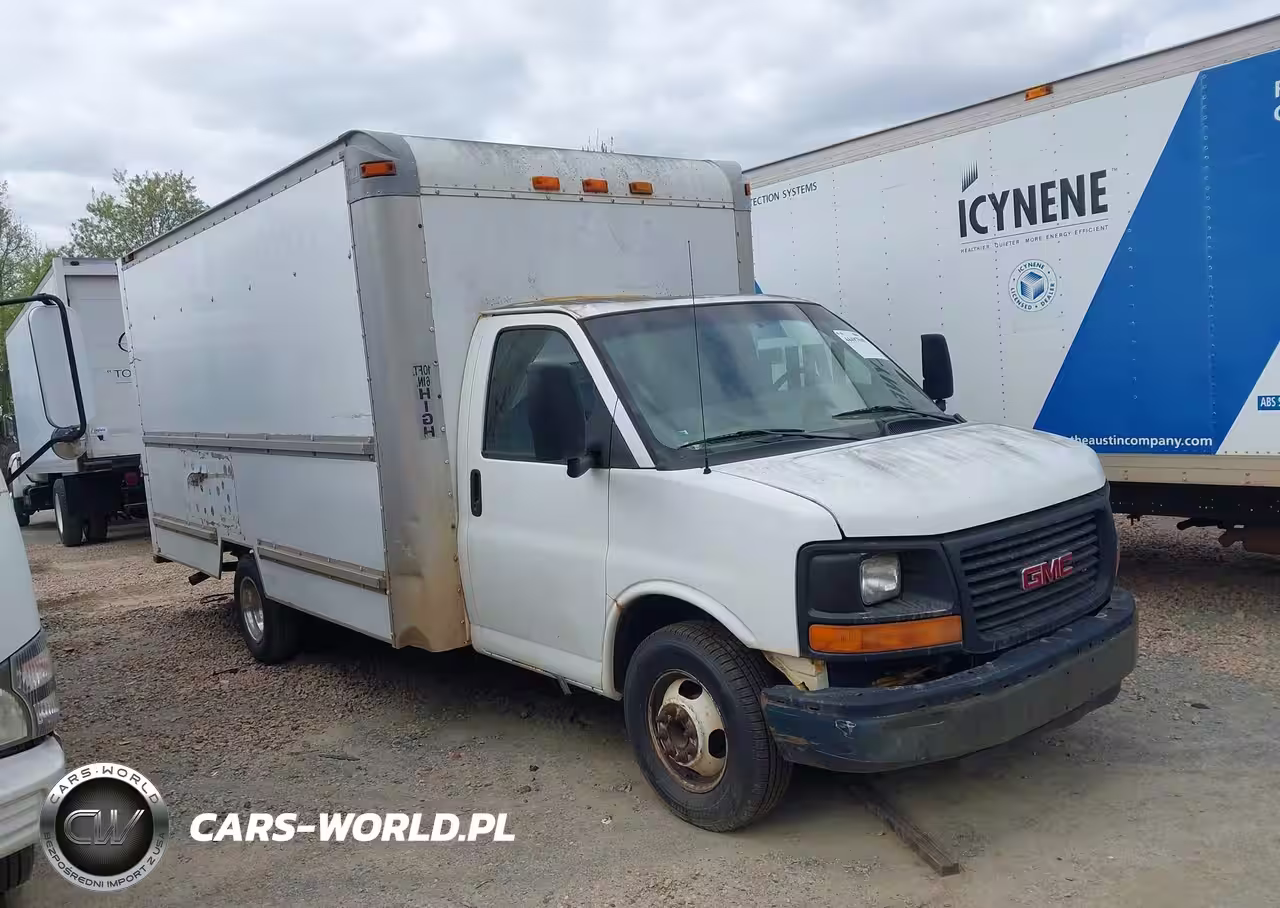 2004 GMC Savana Cutaway Standard W-C7A