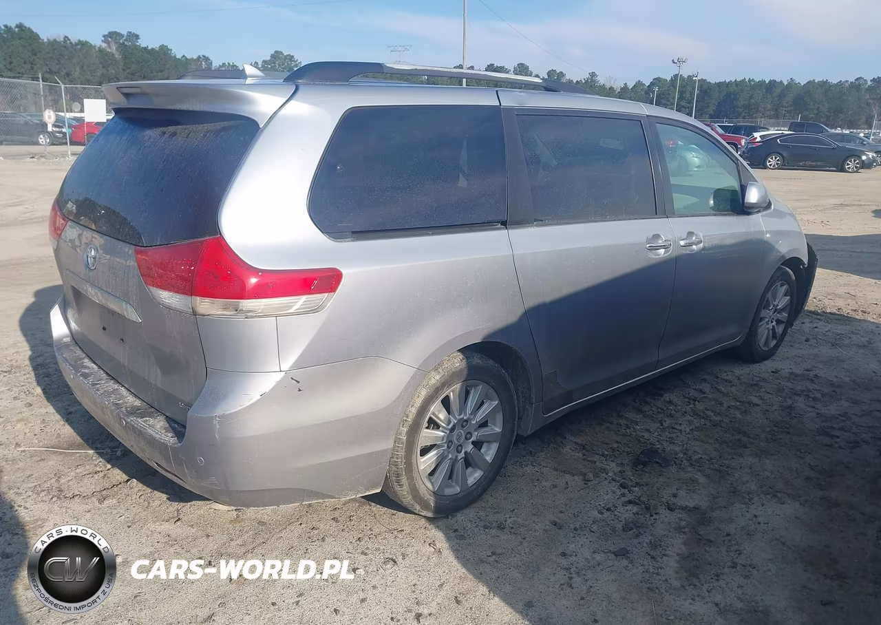 2011 Toyota Sienna Limited V6 VIN:5TDYK3DC0BS001314 - 4