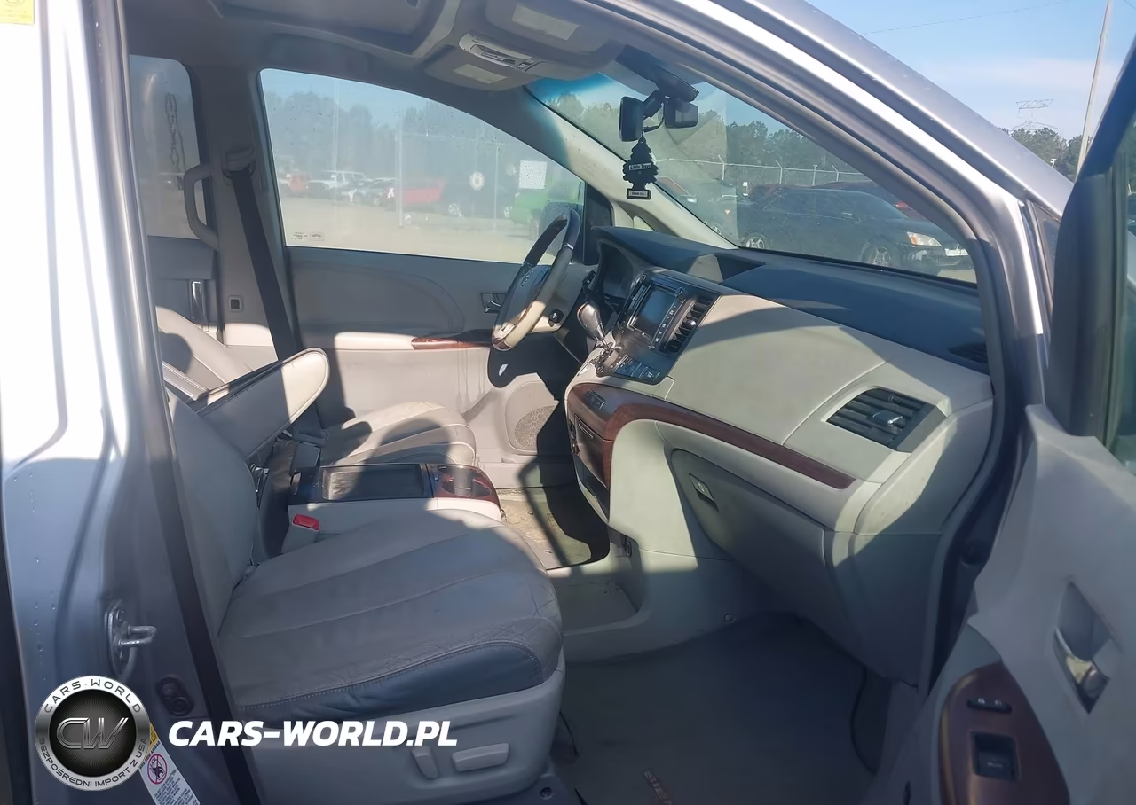 2011 Toyota Sienna Limited V6 VIN:5TDYK3DC0BS001314 - 5