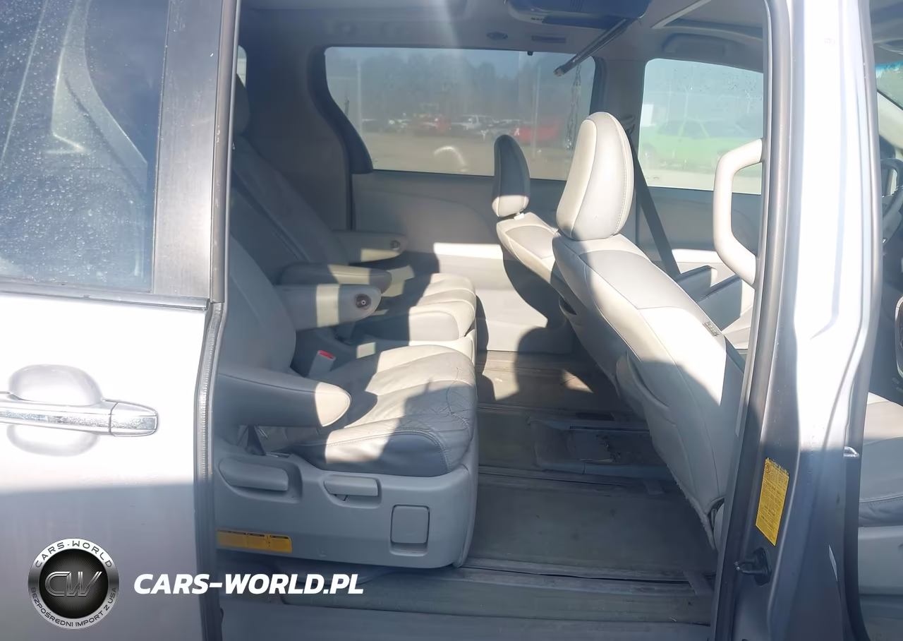 2011 Toyota Sienna Limited V6 VIN:5TDYK3DC0BS001314 - 8