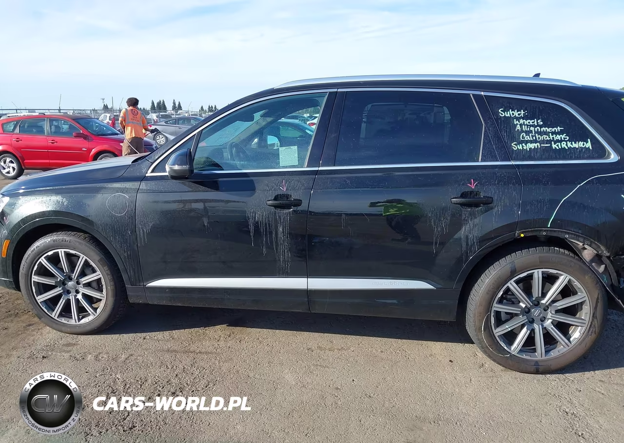 2018 Audi Q7 3.0T Premium VIN:WA1LAAF78JD048807 - 14