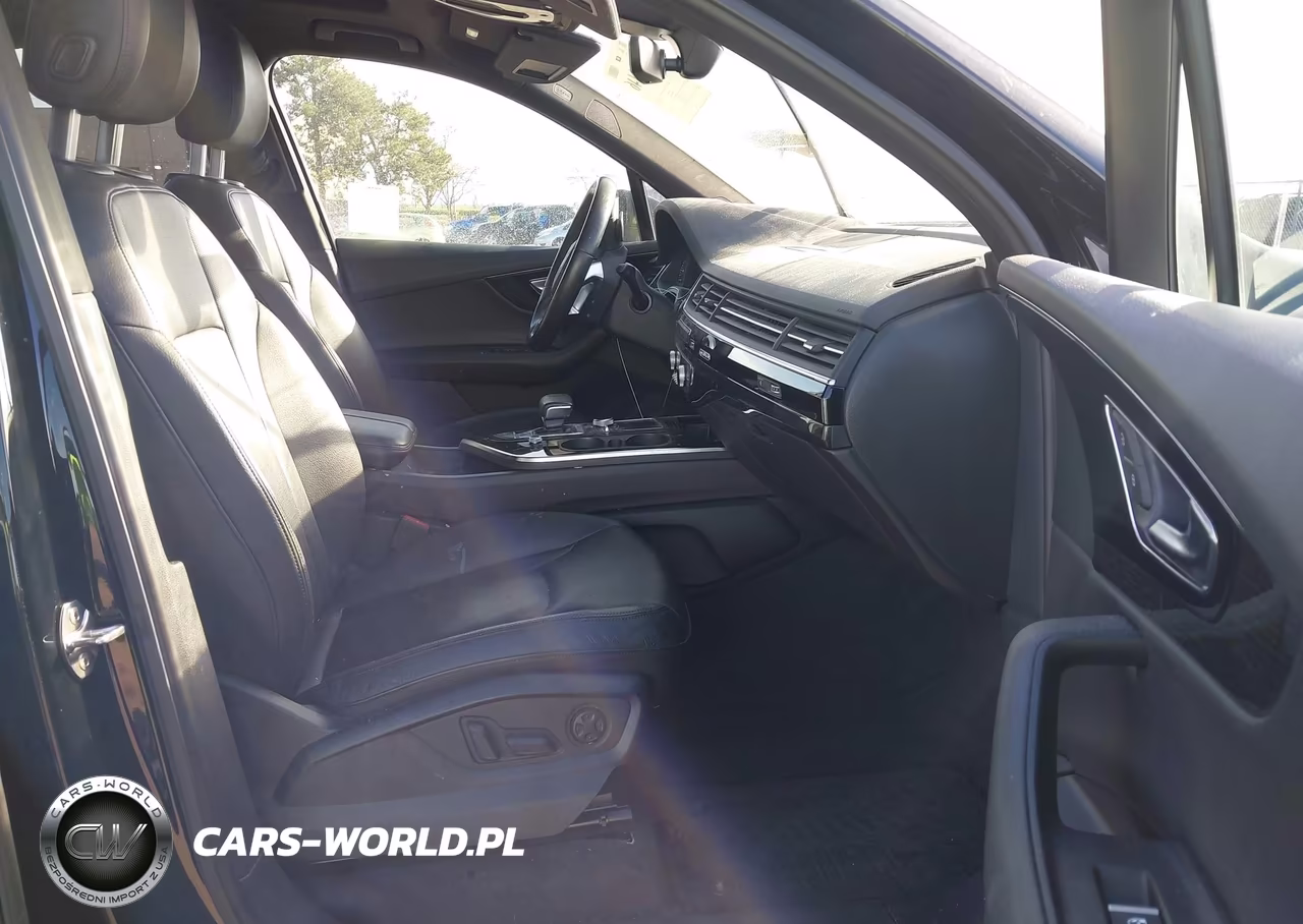 2018 Audi Q7 3.0T Premium VIN:WA1LAAF78JD048807 - 5